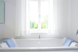 4 Bad 0621 korr3 Bad mit Badewanne