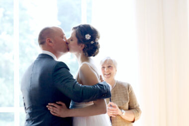 Hochzeitskuss Rebecca und Philipp